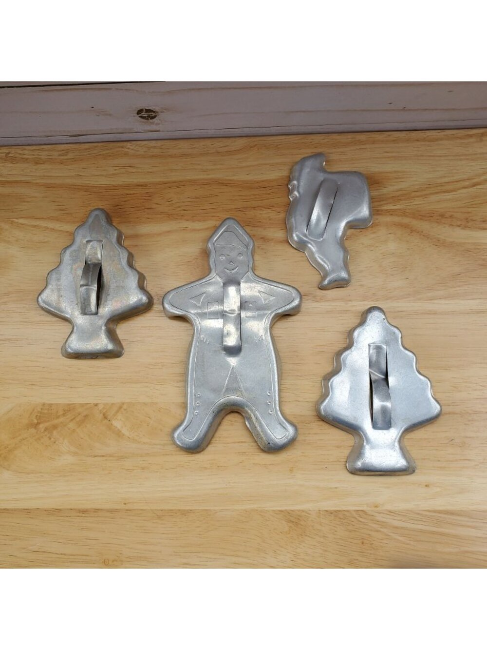 Set Of 4 Vintage Aluminum Christmas Cookie Cutters Gingerbread Santa 2 Trees